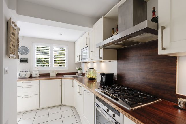 11, Hills Chace, Brentwood photo 4