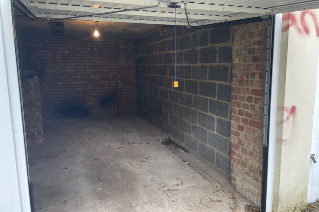 Parking/garage to rent in Colney Hatch Lane, Muswell Hill