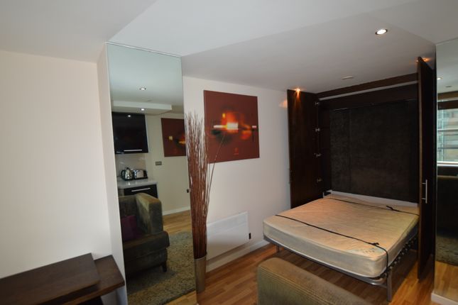18, Leeds photo 4