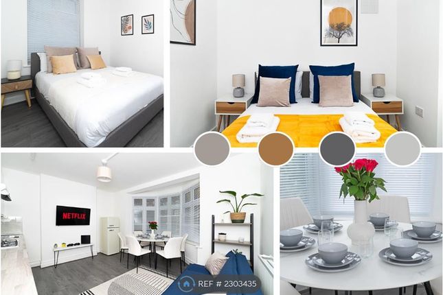 Thumbnail Flat to rent in Queens Court, London