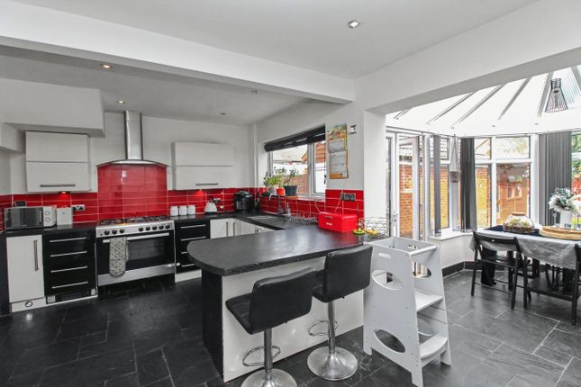 24, Lichfield Drive, Leicester photo 4