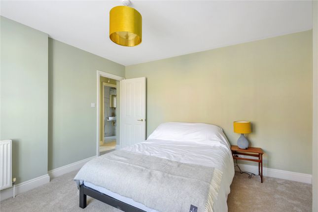 Flat to rent in Park Road, Guildford, Surrey