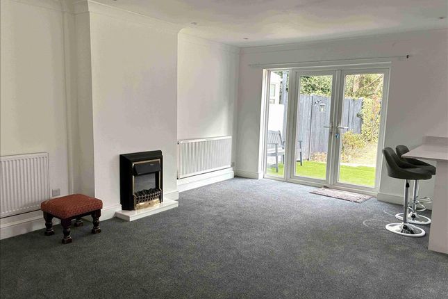 65, Brightside Avenue, Staines Upon Thames photo 3