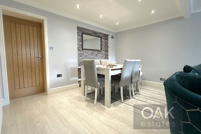 7 Southview Close, Waltham Cross photo 4