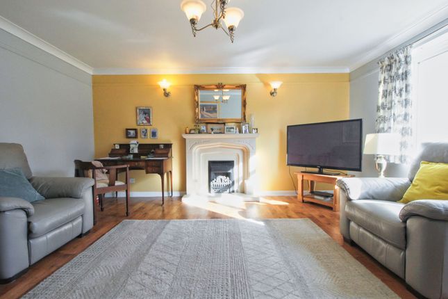 7 Ash Close, Lingfield photo 4