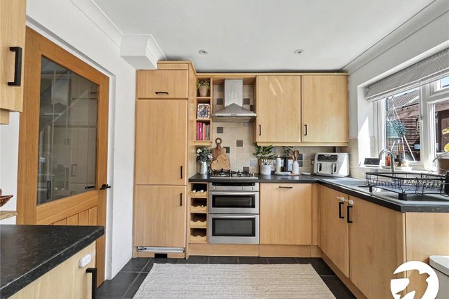 22, Brendon Avenue, Walderslade photo 3