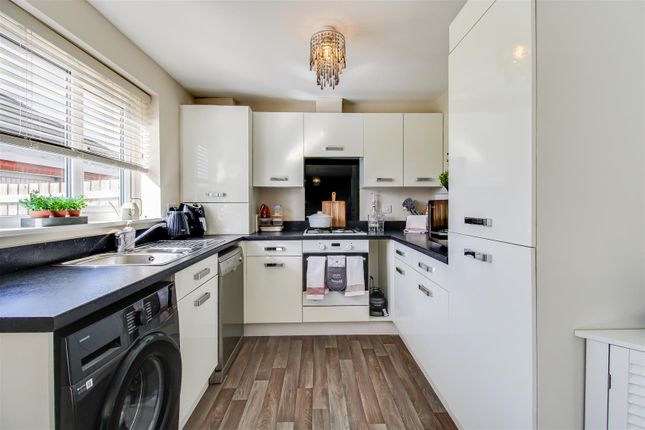 35, Rock House Way, Ossett photo 3
