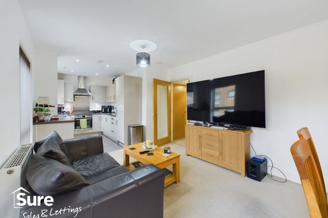 2-bed flat on 9 Phelps House, Rose Lane, Hemel Hempstead, £320,000
