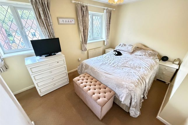 Wentworth Drive, Telford photo 4