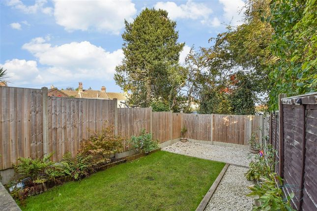 Stagshaw Close, Maidstone photo 3