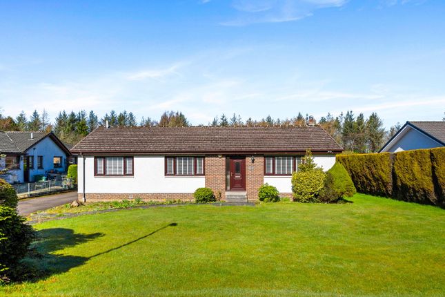 25 Northwood Park, Livingston photo 2