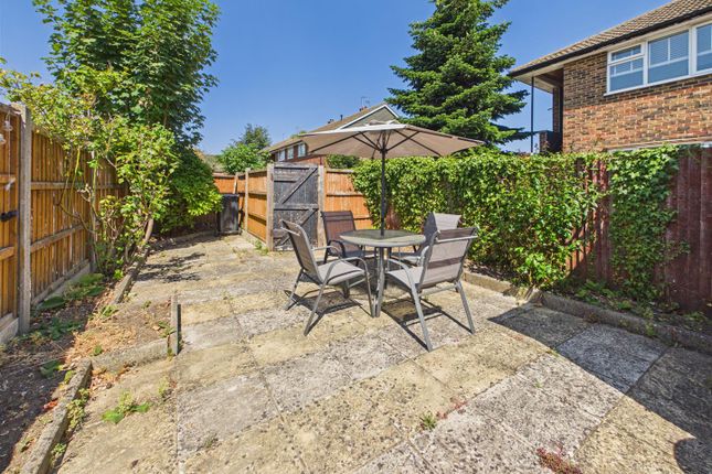 8b, Sidney Road, Walton-On-Thames photo 4