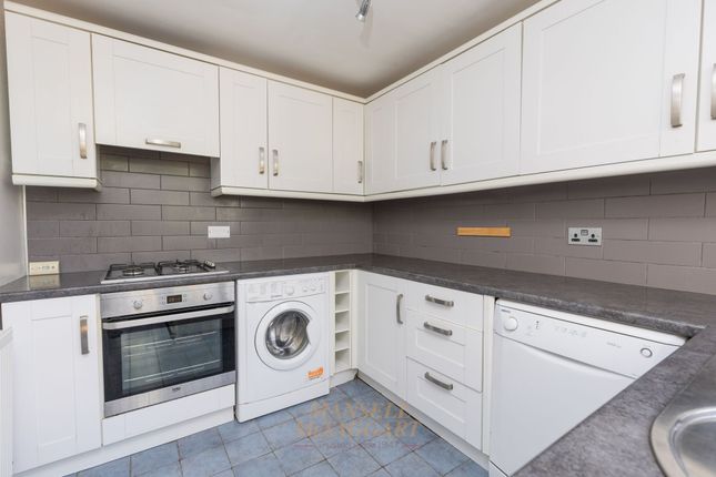 9 Shelley Road, East Grinstead photo 3