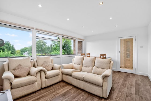 4, Hollins Court Hampsthwaite Road, Harrogate photo 2