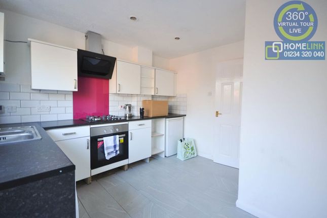 60, Poppyfields, Bedford photo 4