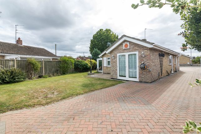 41, Meadow Way, Lowestoft photo 2