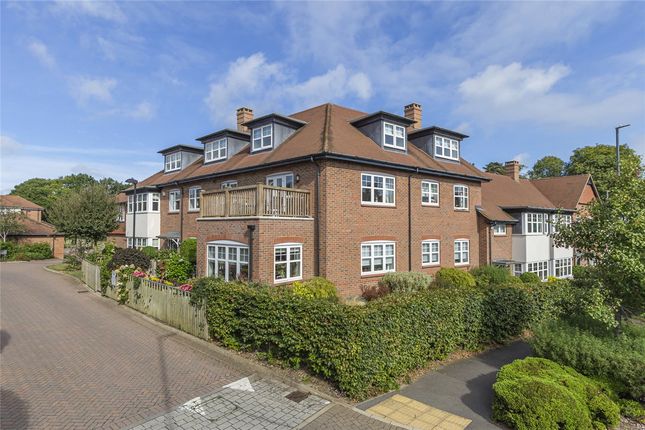 Thumbnail Flat for sale in Cassius Drive, St. Albans, Hertfordshire