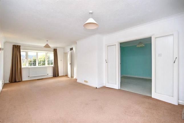 2, Farlaine Road, Eastbourne photo 2