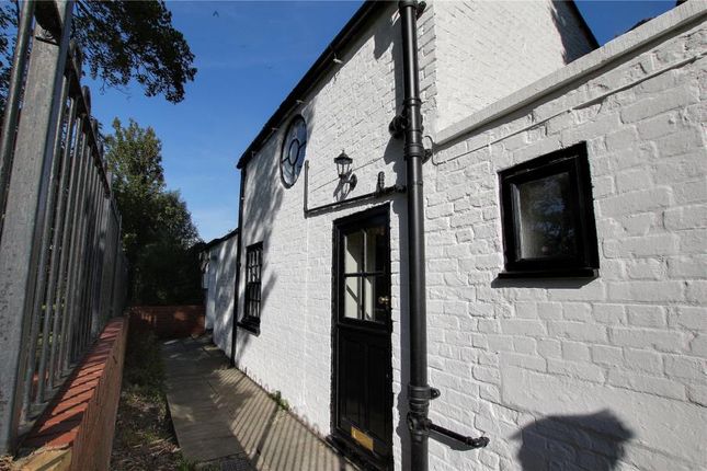 Thumbnail Cottage to rent in Riveting Nudge, Railway Street, Beverley