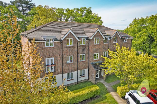 Thumbnail Flat for sale in Beatty Rise, Spencers Wood, Reading, Berkshire
