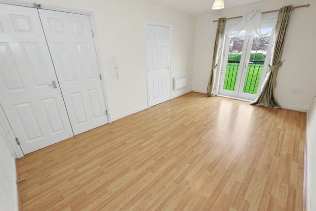 55, Whitehall Green, West Yorkshire photo 2