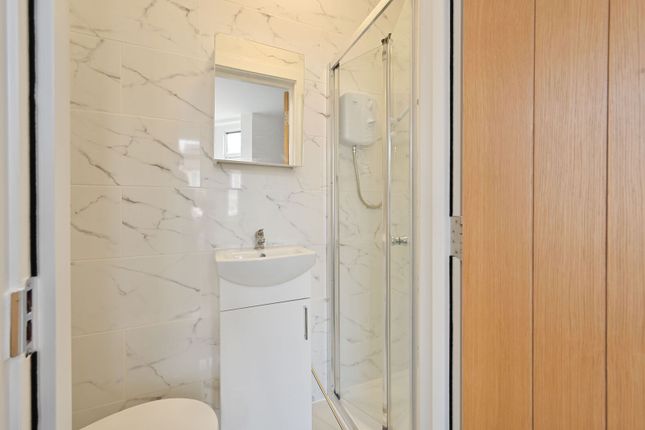 Whippendell Road, WD18, Watford photo 5
