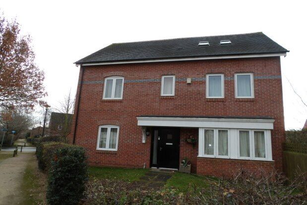 Link-detached house to rent in Parkgate Road, Altrincham WA14