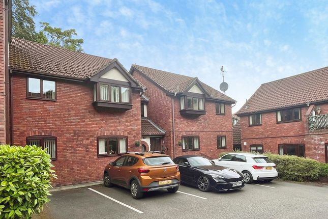 5, Greenmount Court, Bolton photo 2