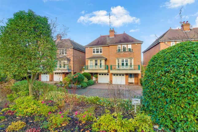 Thumbnail Property for sale in Mountview Close, Hampstead Garden Suburb, London