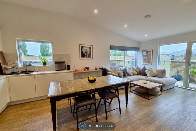 Flat  Aldington House, Frazer Nash Close, Isleworth photo 2