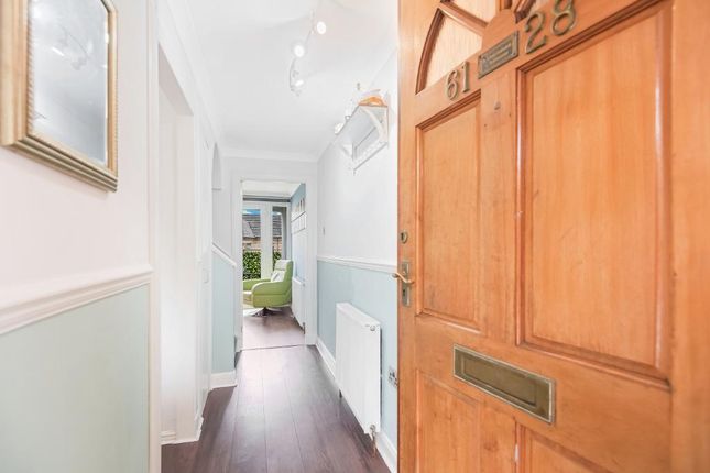 61, Broomhill Drive, Glasgow photo 2