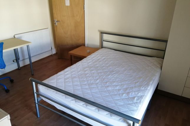 Maisonette to rent in Eaton Crescent, Uplands, Swansea
