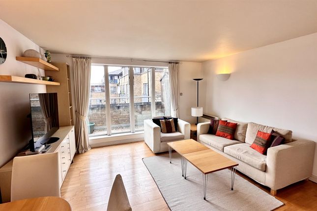 12a Beech Court, Elmfield Way, London photo 4