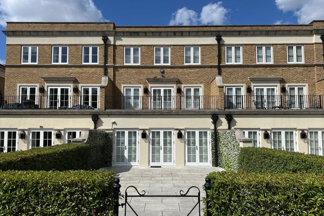 3 Repton Court,, Willoughby Lane, Bromley photo 4