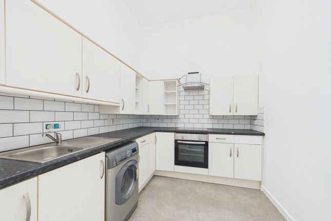 Flat 6, Dunmore Apts Warren Street, Tenby photo 2