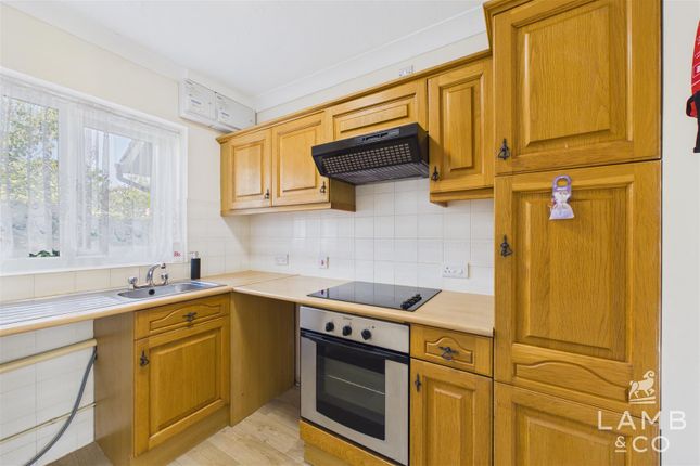 26 Knox Court, Old Road, Clacton photo 4