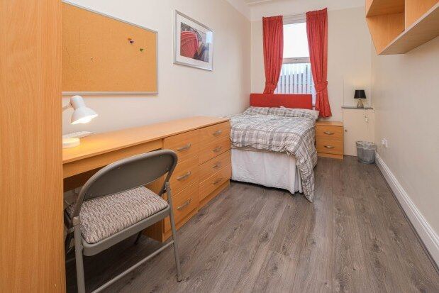 Thumbnail Room to rent in Smithdown Road, Liverpool