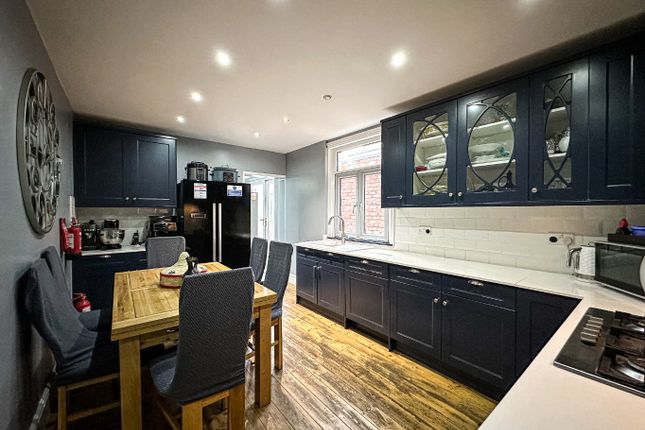 77 Greenway Road, Taunton, Somerset photo 4