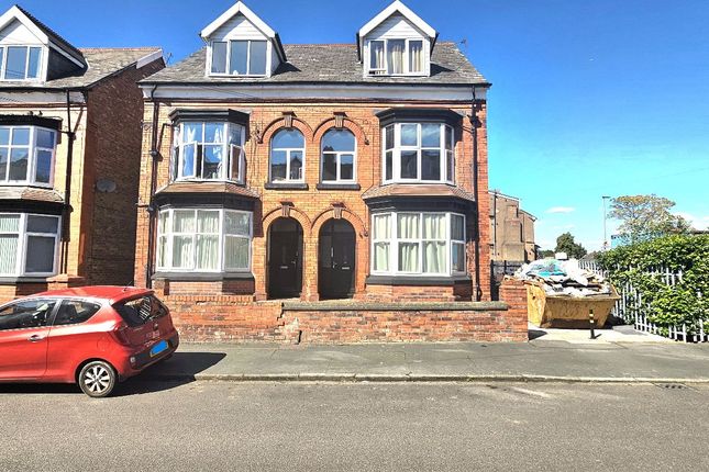 Flat to rent in Argyle Avenue, Victoria Park, Manchester