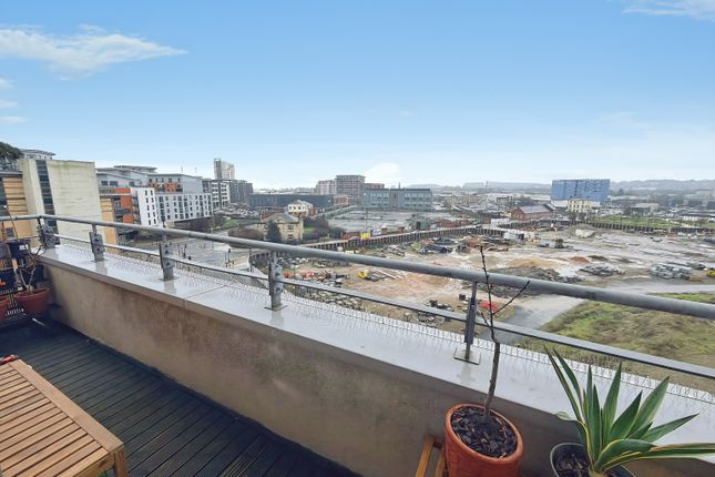 81, Cromwell Court, Leeds photo 3