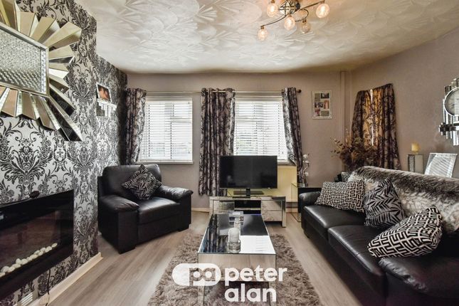 32, Heol Tai Mawr, Merthyr Tydfil photo 2