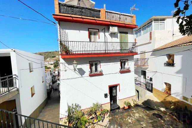 Town house for sale in Árchez, Andalusia, Spain