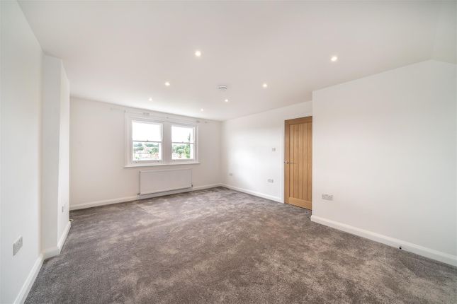 Flat to rent in Thornlaw Road, West Norwood