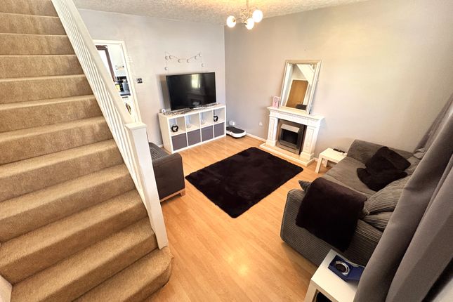 6, Mayfair Drive, Nuneaton photo 2