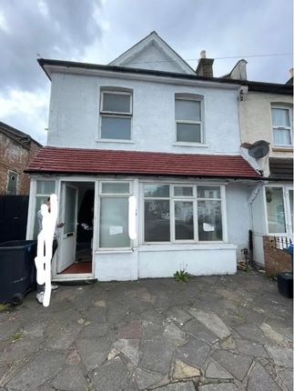 Thumbnail Flat to rent in Parchmore Rd, Thornton Heath