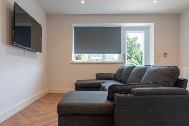 26 Malvern, Huddersfield photo 5