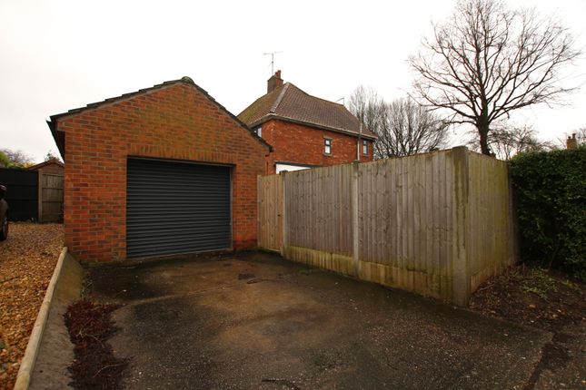 Semi-detached house for sale in Chaucer Drive, Lincoln