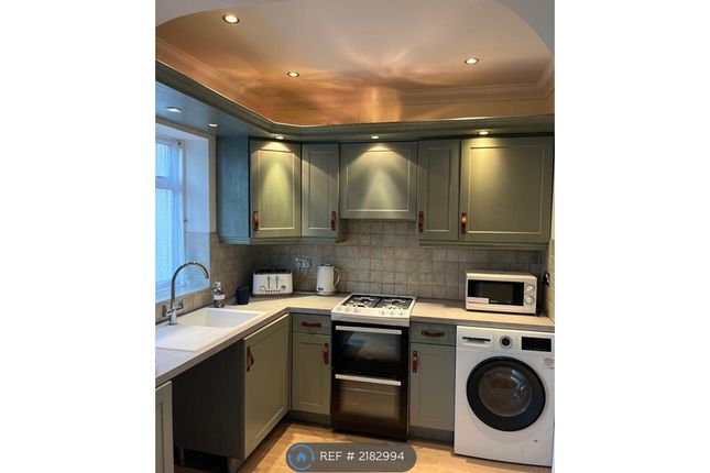 Balmoral Drive, Hayes, Middlesex photo 2