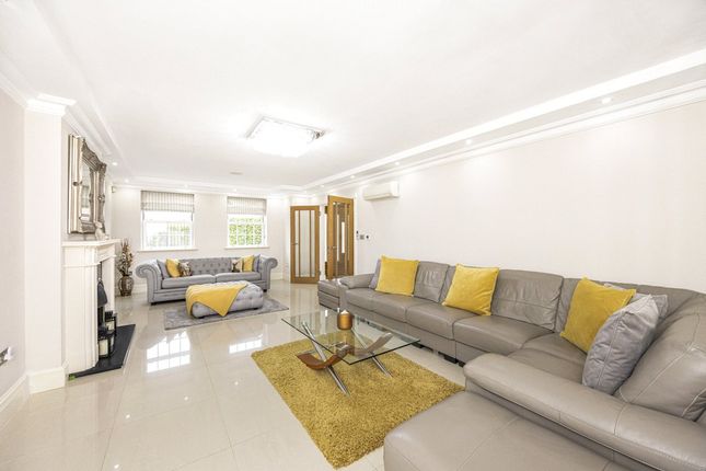 23, Tomswood Road, Essex photo 2