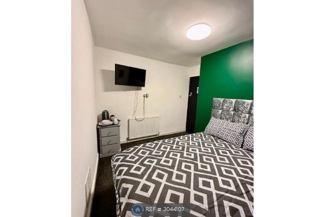 Coningsby Road, Spacious Furnished Bed House With  EnSuites, Liverpool photo 3